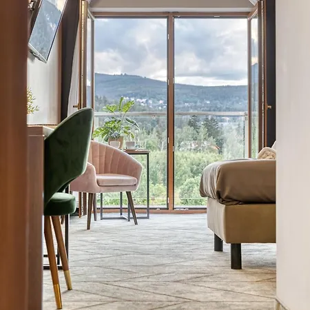 Sudecki & קרפאז'